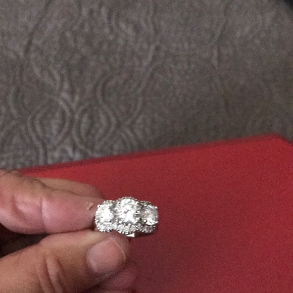 Jewelry - Cubic diamond silver cluster ring